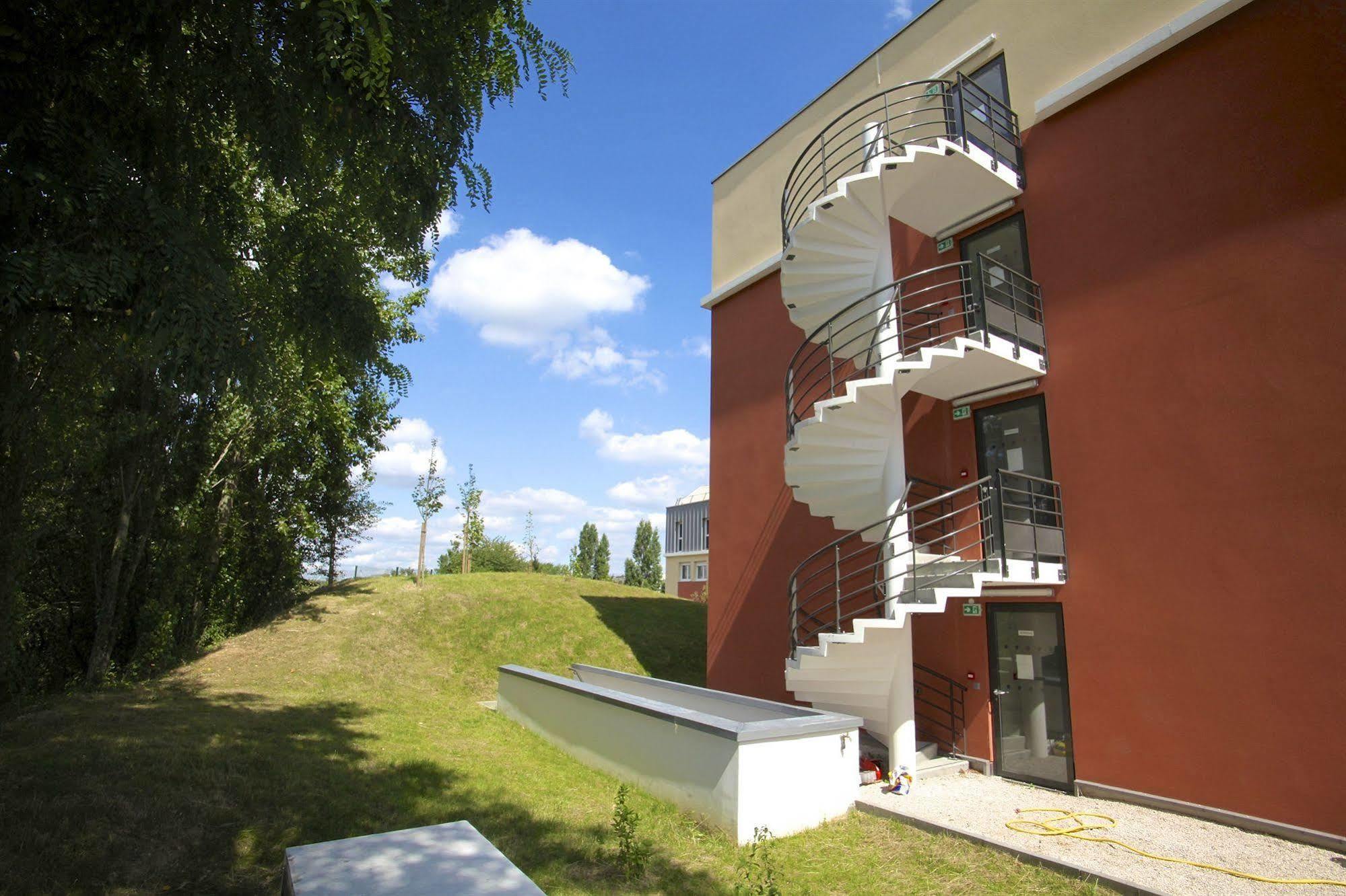 L'Aéronat by Popinns Saint-Cyr-lʼÉcole Exterior foto